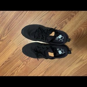 Black new balance sneakers